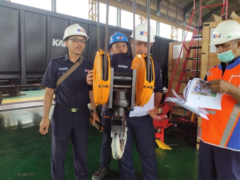 Berkat Karunia Metalindo - Perbaikan Crane Jack di PT KAI - 01