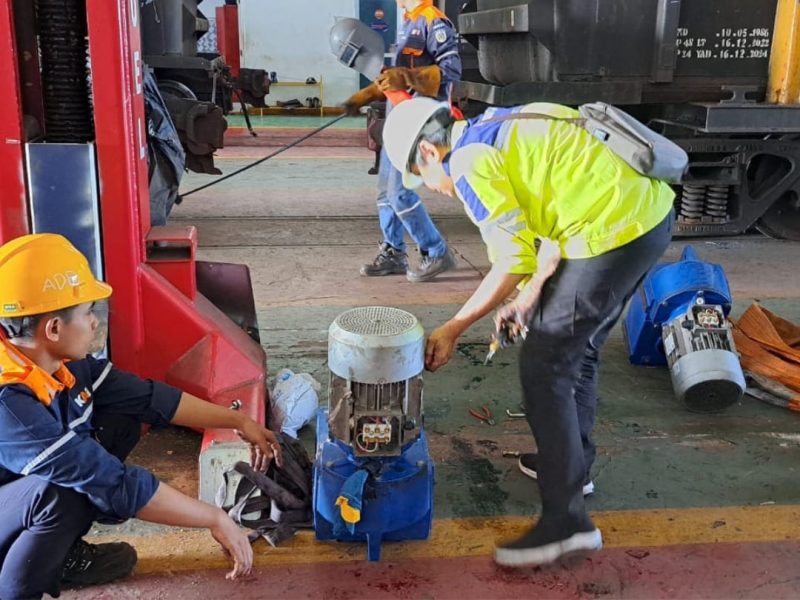 Berkat Karunia Metalindo - Perbaikan Lifting Jack di PT KAI 08