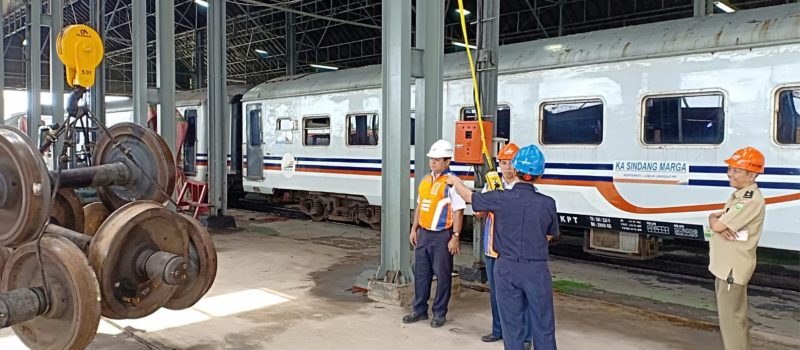 PT BKM - Maintenance Crane PT KAI